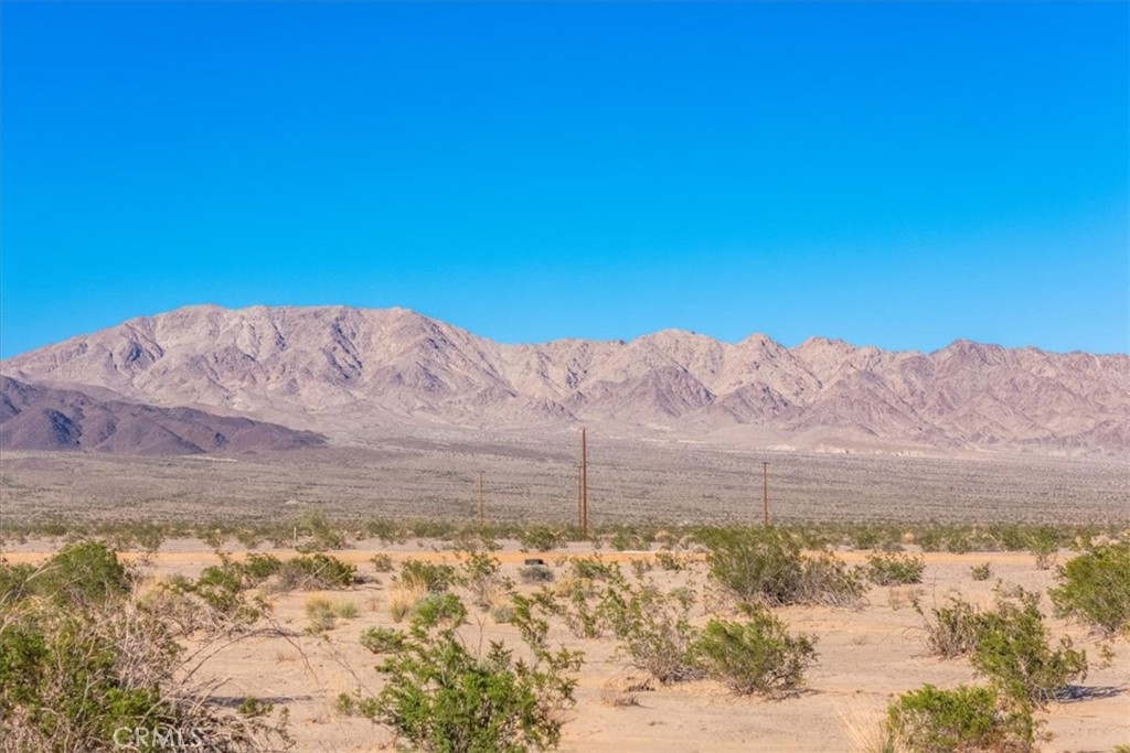 84753 Eddie Albert Road Twentynine Palms, CA 92277 - Photo 31 of 52 a view of a snow on the beach