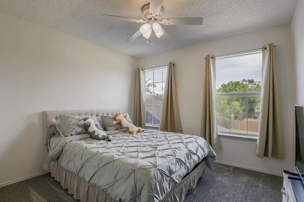 5428 Rolling Green Road Arlington, TX 76017 - Photo 20 of 29 Second bedroom
