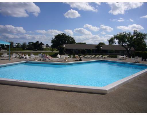 2900 Fiore Way, Unit 103 Delray Beach, FL 33445 - Photo 1 of 8 Primary Photo