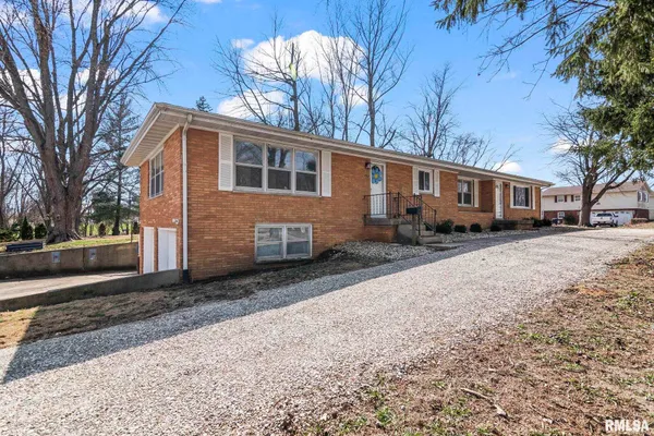 $271,100 | 730 West Walnut Street, Chatham, IL 62629