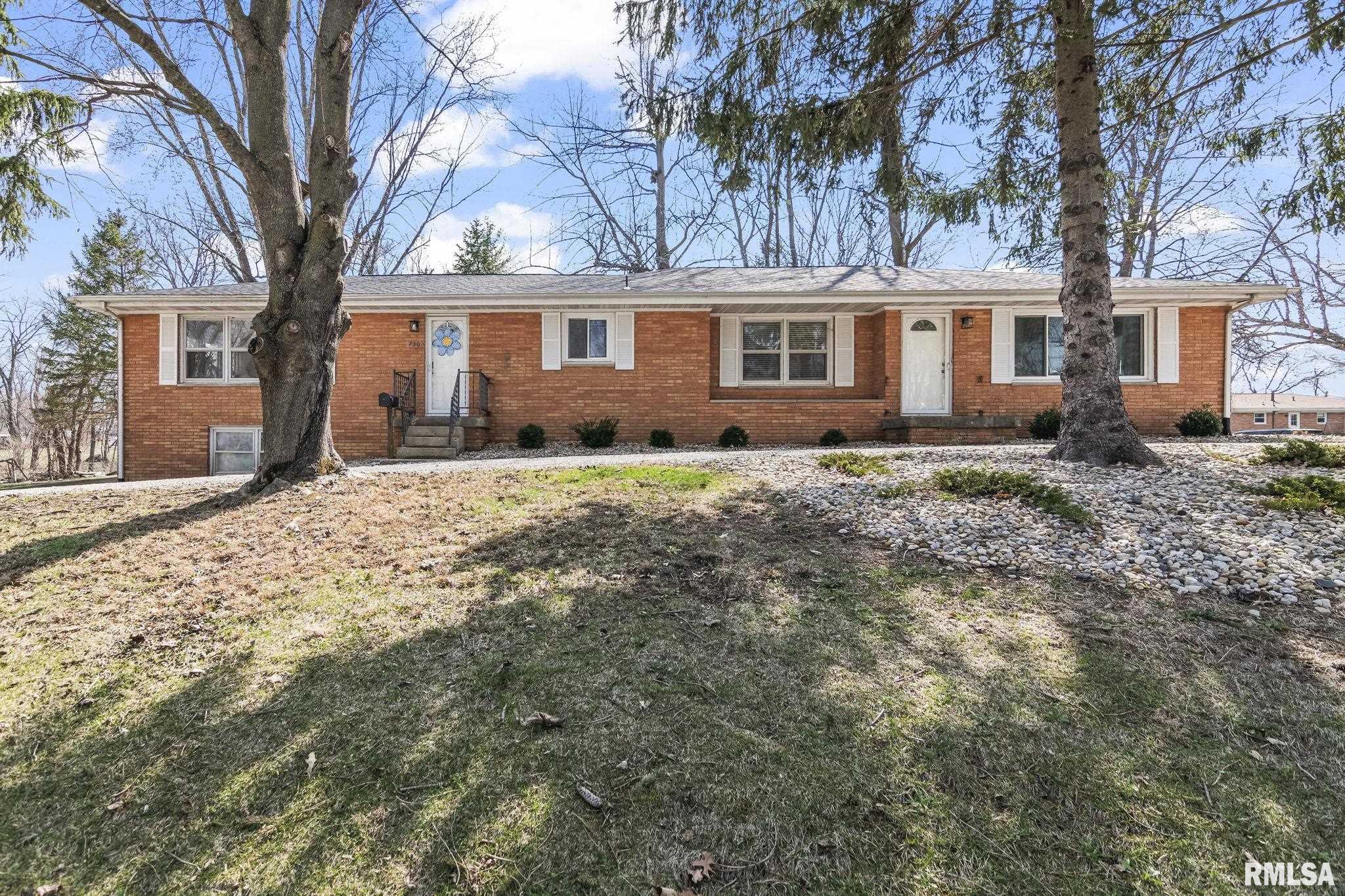 730 West Walnut Street Chatham, IL 62629 - Photo 2 of 39