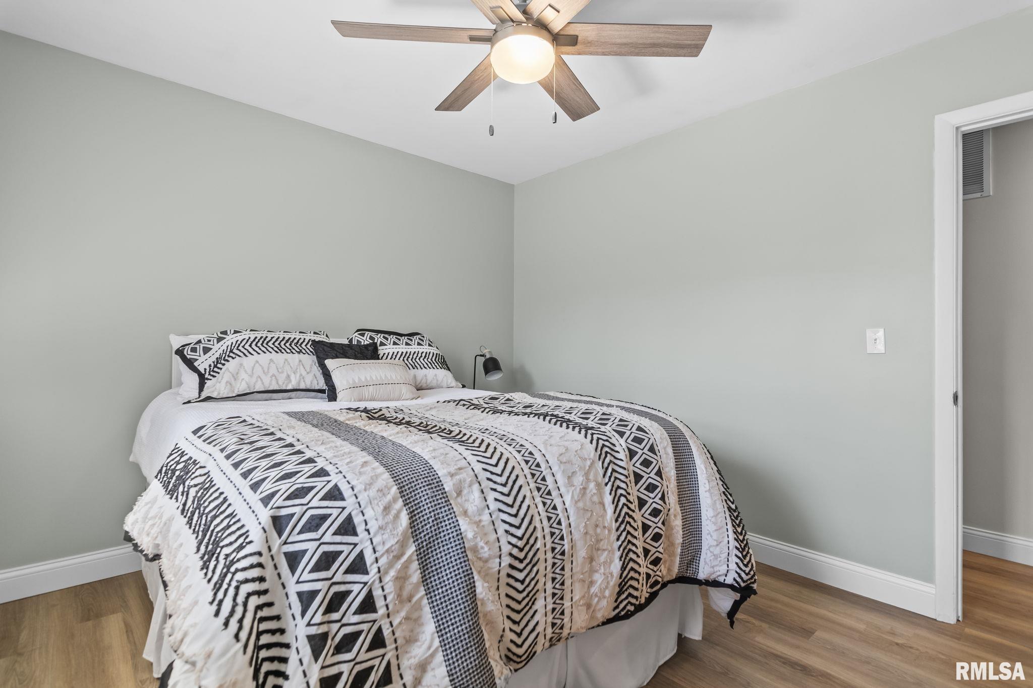 730 West Walnut Street Chatham, IL 62629 - Photo 26 of 39