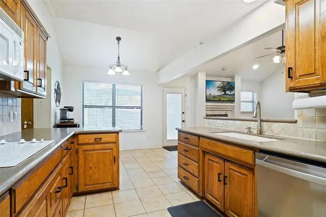 $425,000 | 1000 Forest Trail Court, Euless, TX 76039