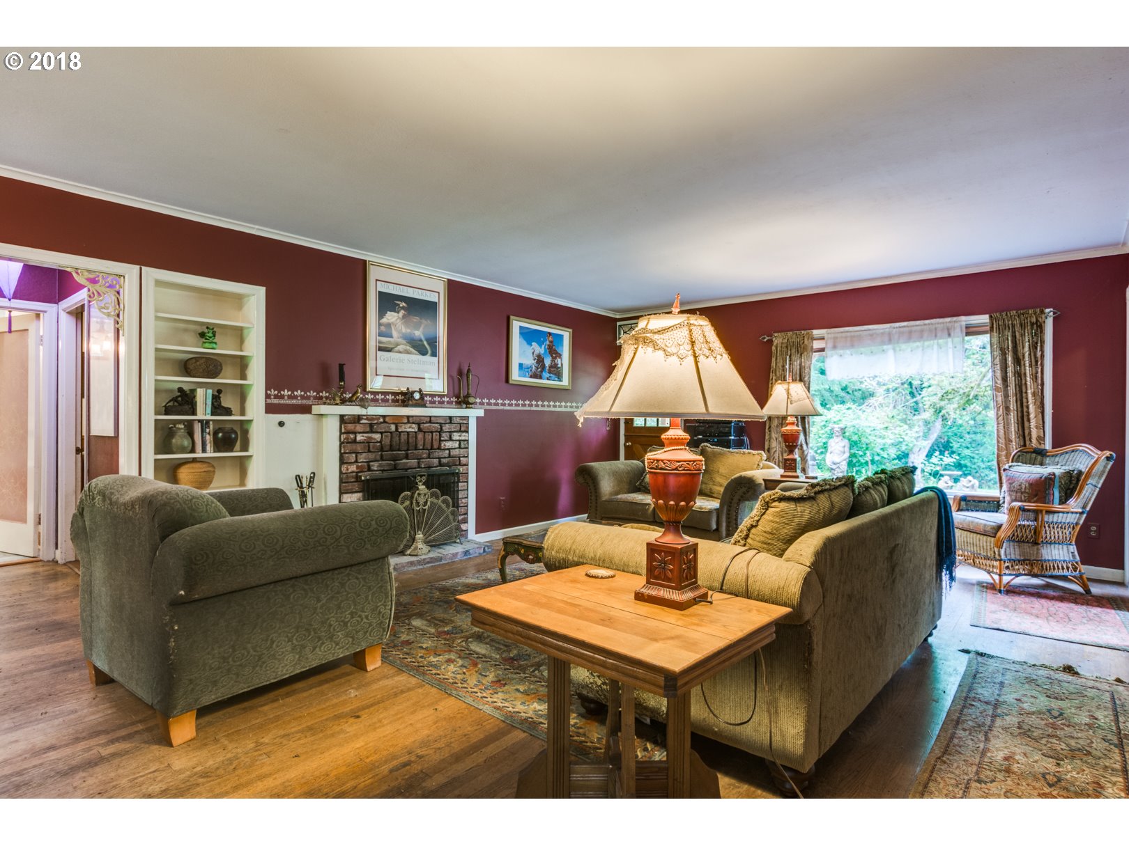 5735 Southwest Brugger Street Portland, OR 97219 - Photo 2 of 18 Living Room