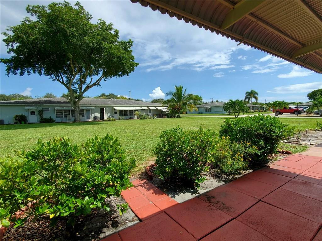 565 High Point Drive, Unit B Delray Beach, FL 33445 - Photo 14 of 33 Photo 14