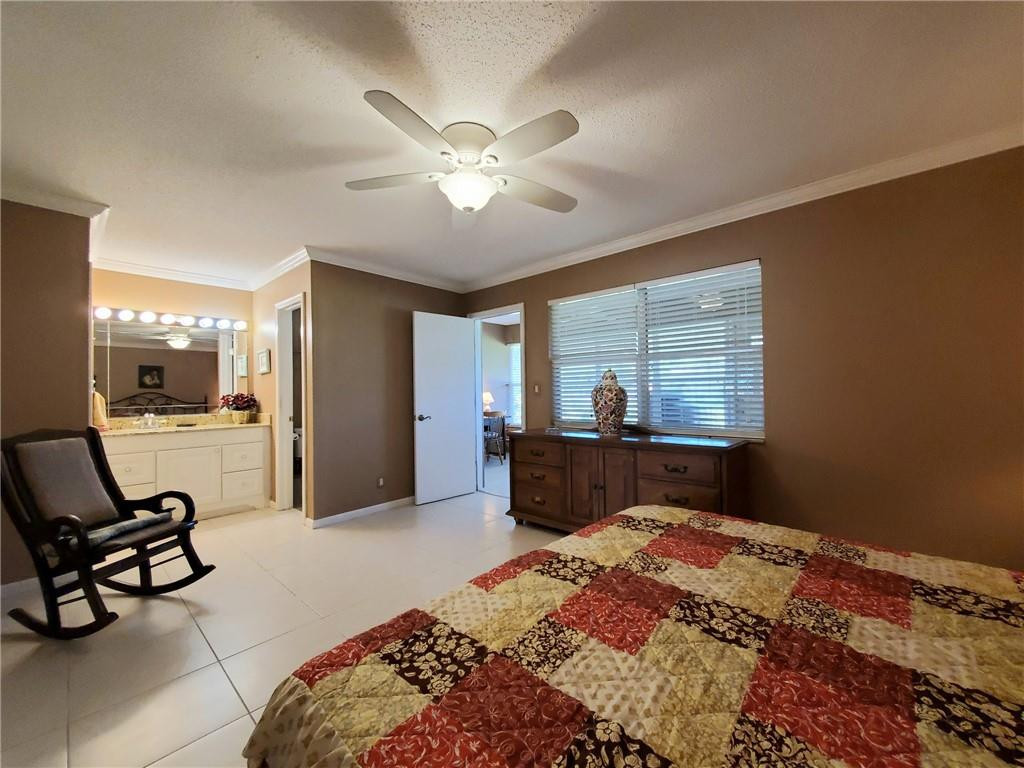 565 High Point Drive, Unit B Delray Beach, FL 33445 - Photo 18 of 33 Photo 18