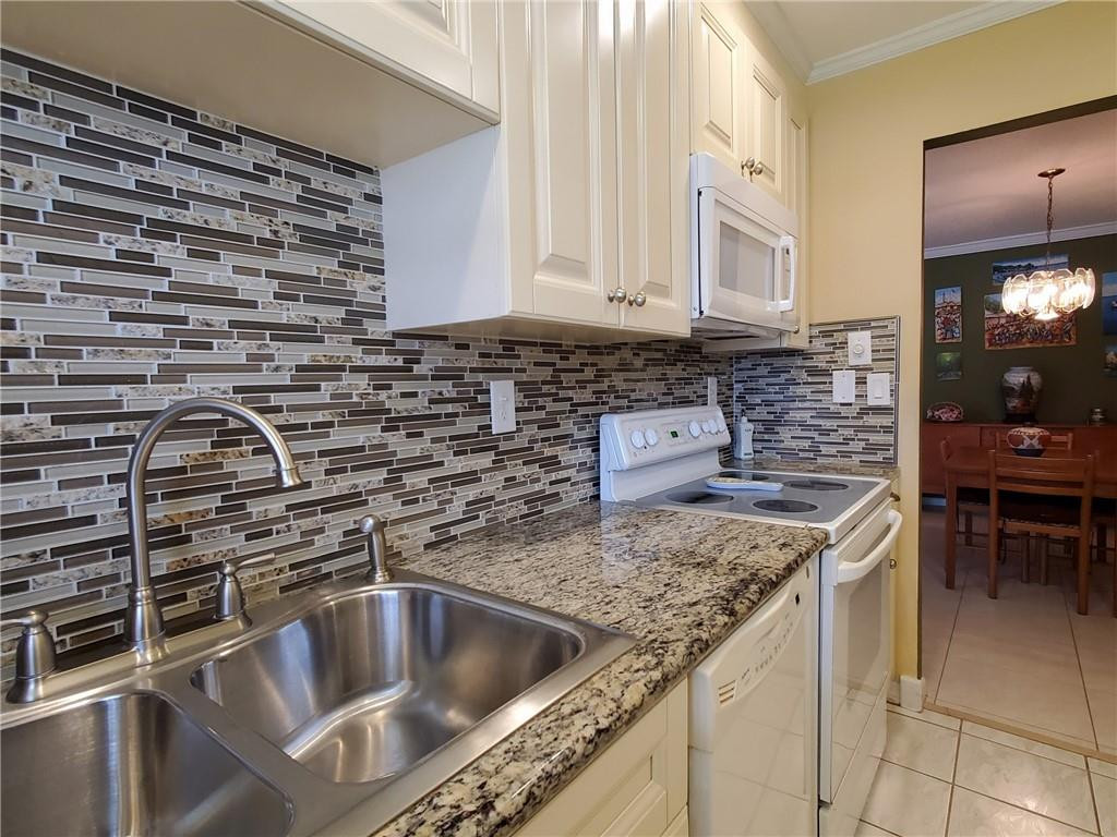 565 High Point Drive, Unit B Delray Beach, FL 33445 - Photo 27 of 33 Photo 27