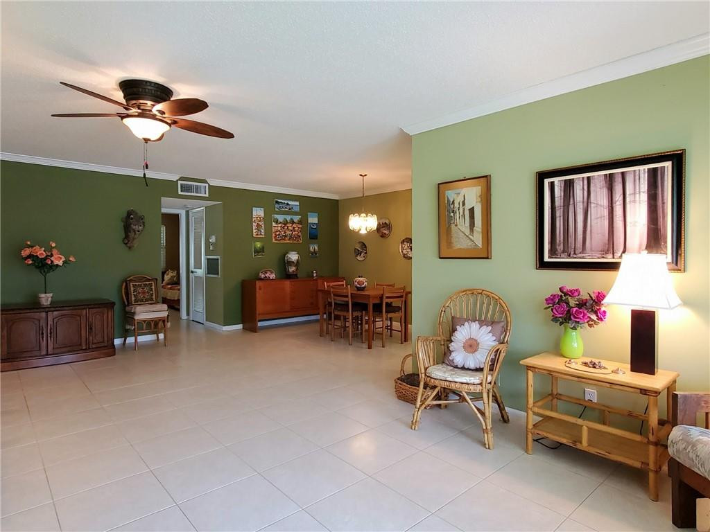 565 High Point Drive, Unit B Delray Beach, FL 33445 - Photo 4 of 33 Photo 4