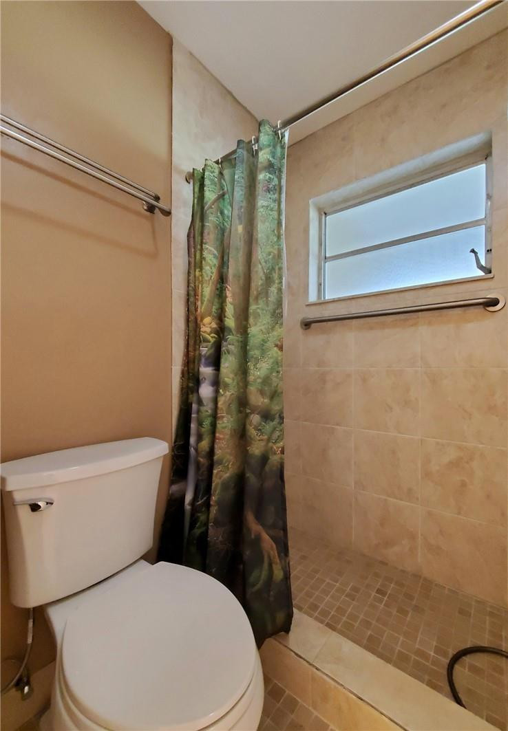 565 High Point Drive, Unit B Delray Beach, FL 33445 - Photo 9 of 33 Photo 9