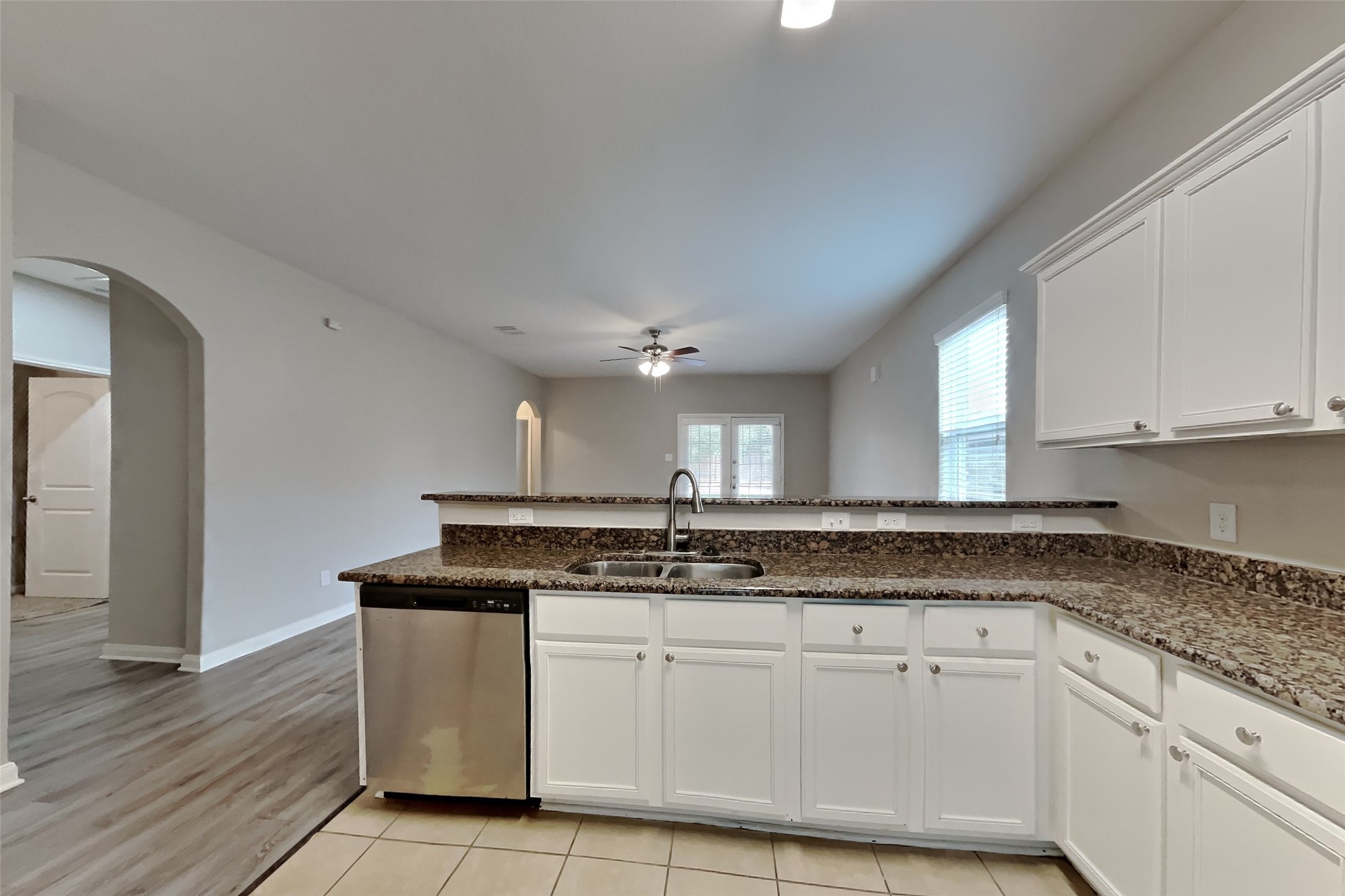 9156 Nina Road Conroe, TX 77304 - Photo 5 of 18 Gallery Image 5