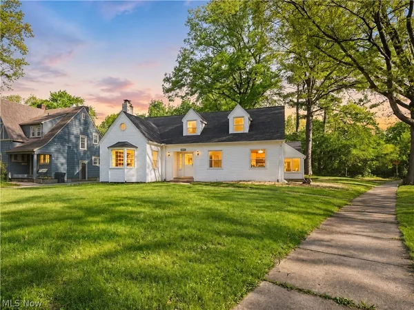 $319,500 | 104 Brainard Drive, Youngstown, OH 44512