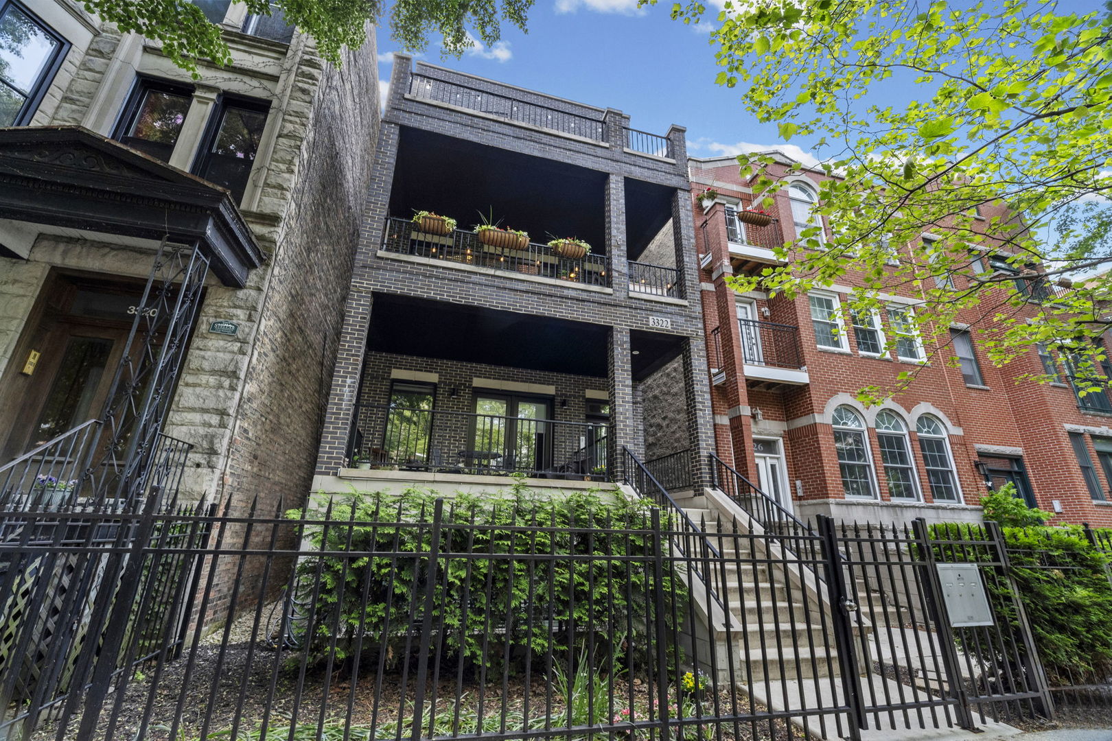 3322 North Kenmore Avenue, Unit 2 Chicago, IL 60657 - Photo 1 of 22