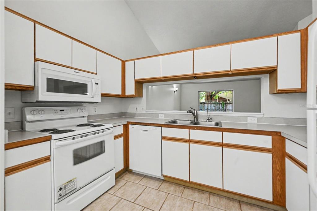 956 Old Barn Road Orlando, FL 32825 - Photo 9 of 24