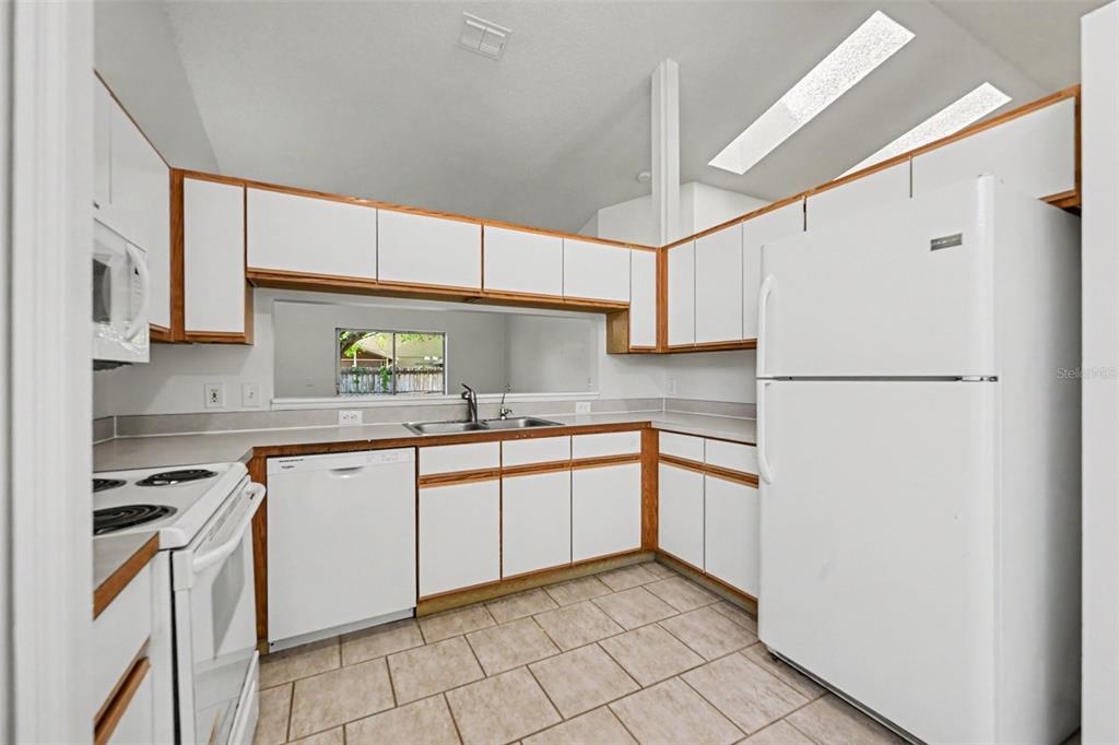 956 Old Barn Road Orlando, FL 32825 - Photo 10 of 24