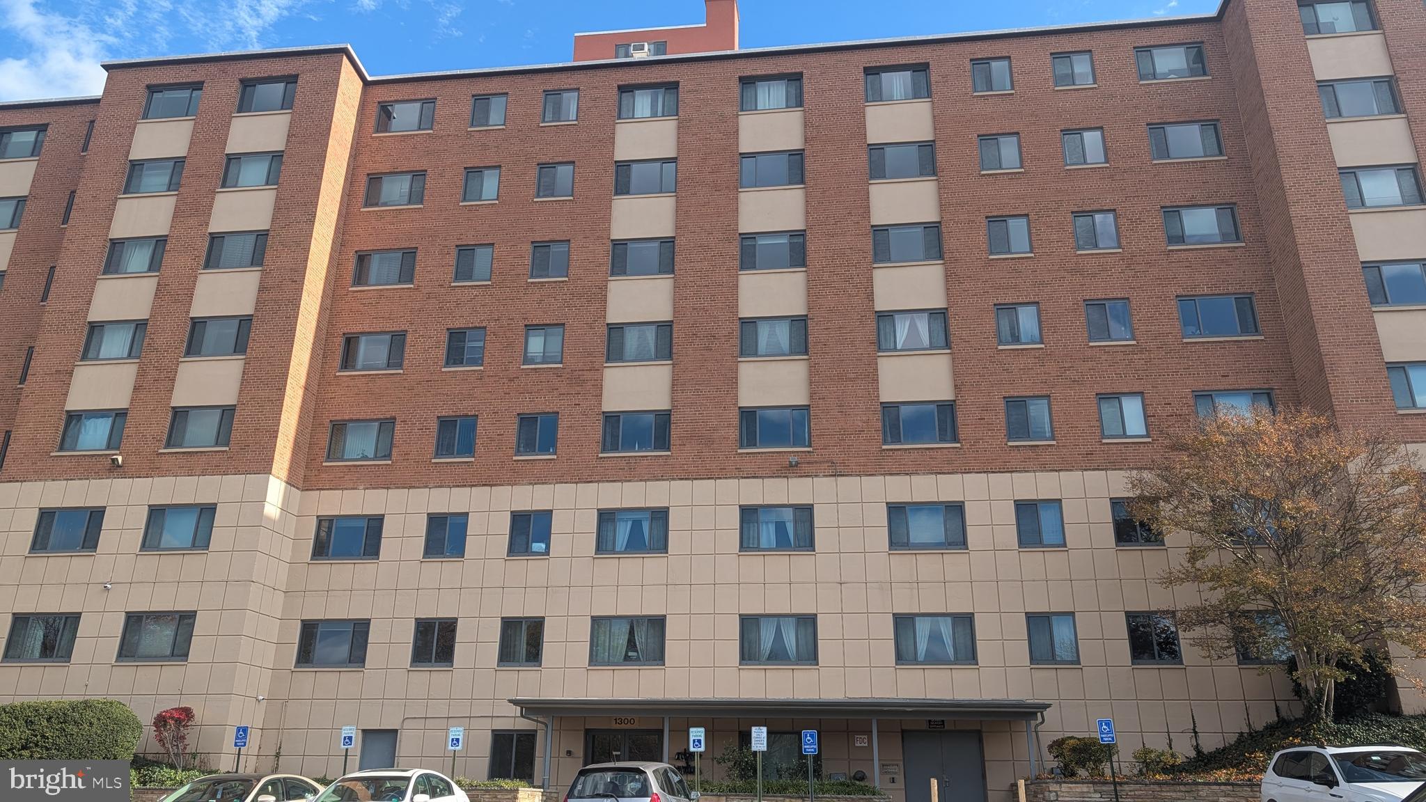 1300 South Arlington Ridge Road, Unit 702 Arlington, VA 22202 - Photo 2 of 49