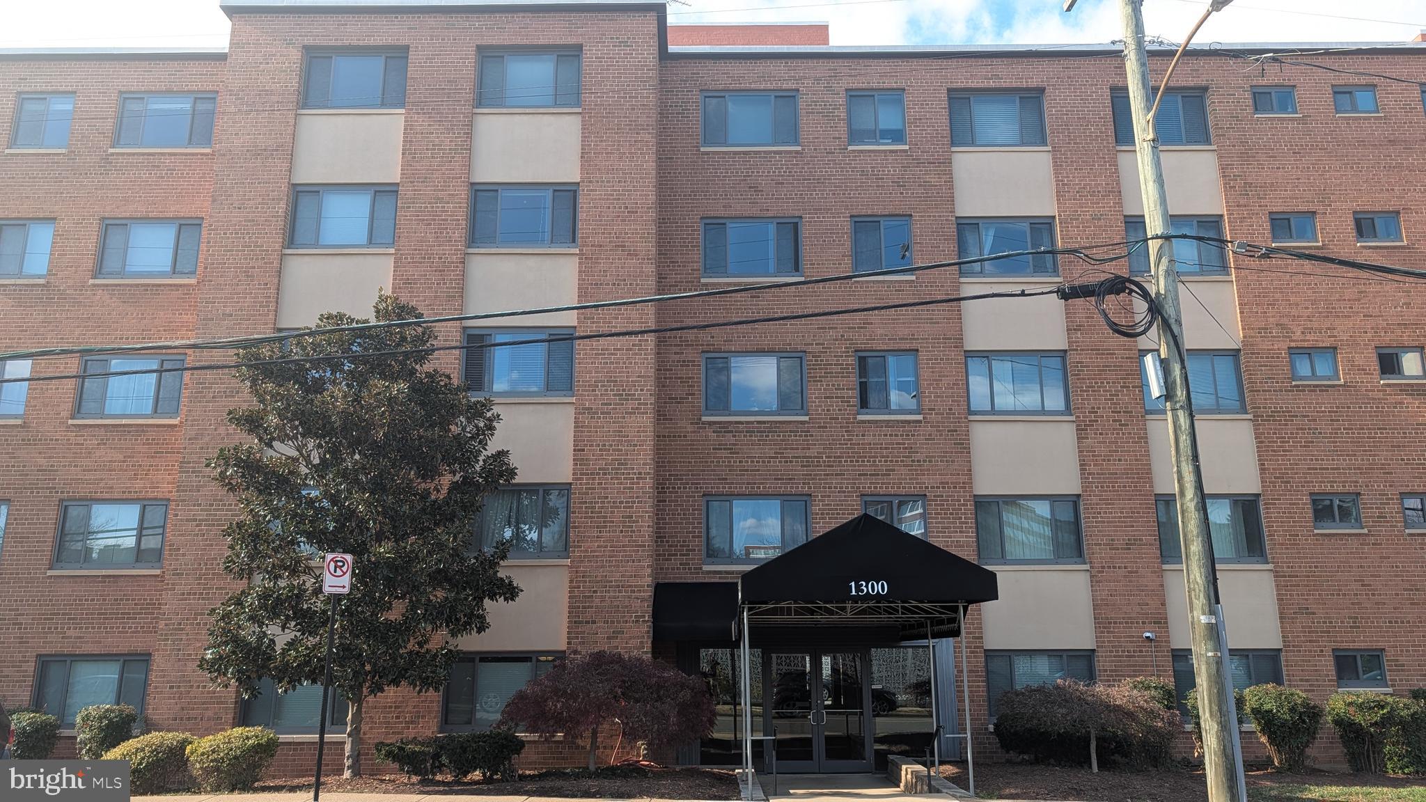 1300 South Arlington Ridge Road, Unit 702 Arlington, VA 22202 - Photo 3 of 49