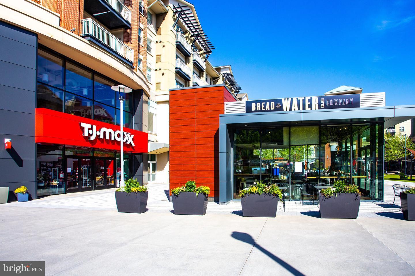 1300 South Arlington Ridge Road, Unit 702 Arlington, VA 22202 - Photo 47 of 49