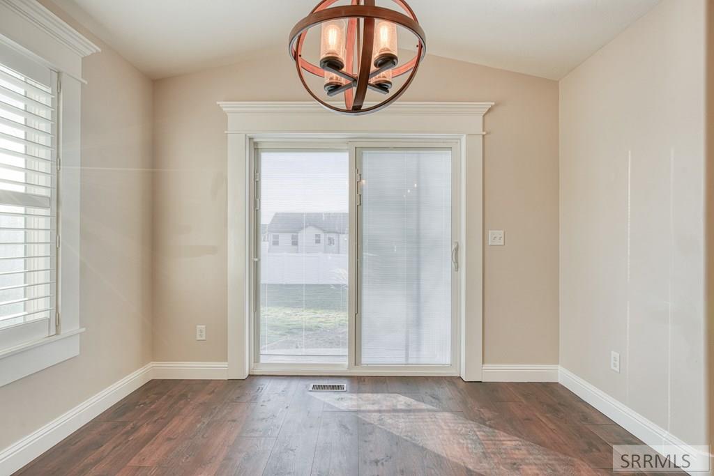 3876 Tawzer Way Ammon, ID 83406 - Photo 11 of 54