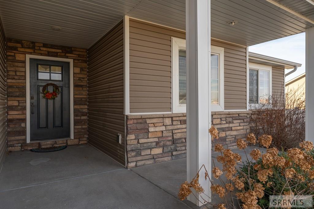 3876 Tawzer Way Ammon, ID 83406 - Photo 4 of 54