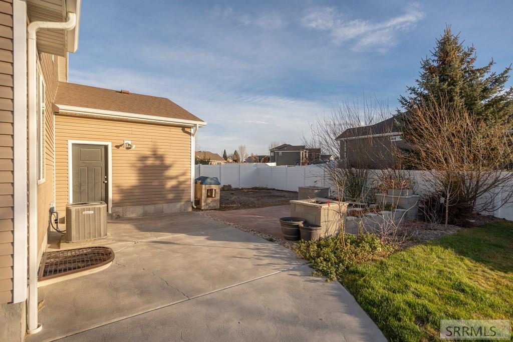 3876 Tawzer Way Ammon, ID 83406 - Photo 46 of 54