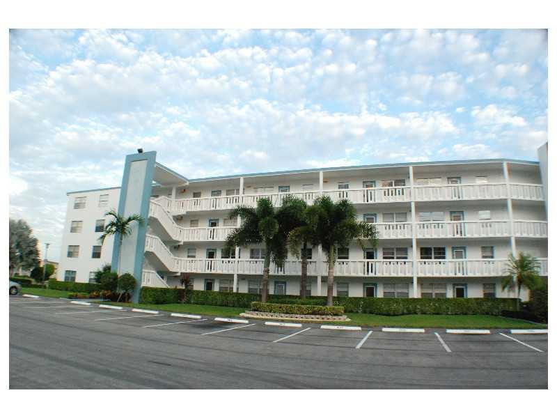 3014 Exeter, Unit 3014 Boca Raton, FL 33434 - Photo 1 of 32 Exterior Front