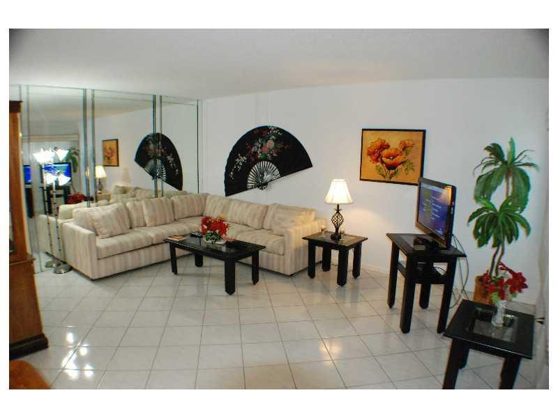 3014 Exeter, Unit 3014 Boca Raton, FL 33434 - Photo 17 of 32 Exterior Front