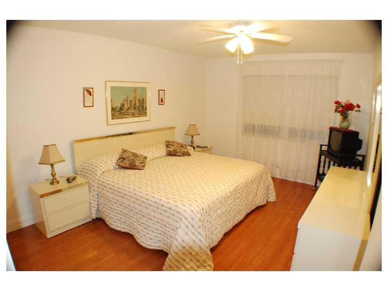 3014 Exeter, Unit 3014 Boca Raton, FL 33434 - Photo 19 of 32 Exterior Front