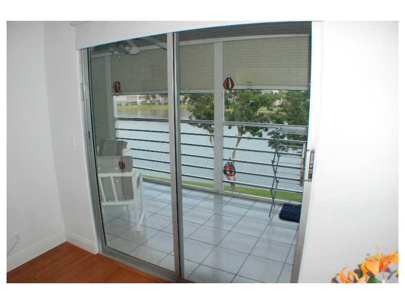 3014 Exeter, Unit 3014 Boca Raton, FL 33434 - Photo 20 of 32 Exterior Front
