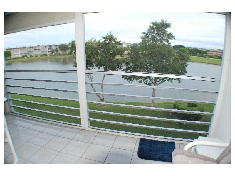 3014 Exeter, Unit 3014 Boca Raton, FL 33434 - Photo 2 of 32 Exterior Front