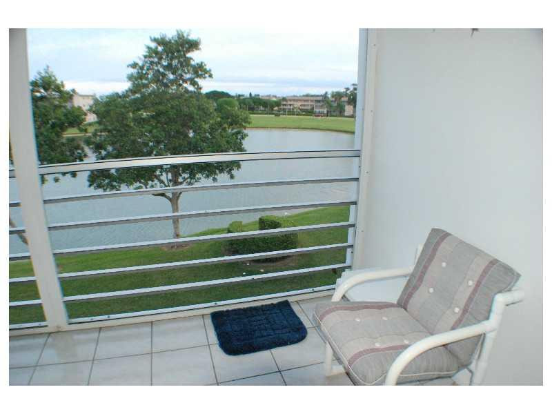 3014 Exeter, Unit 3014 Boca Raton, FL 33434 - Photo 25 of 32 Exterior Front