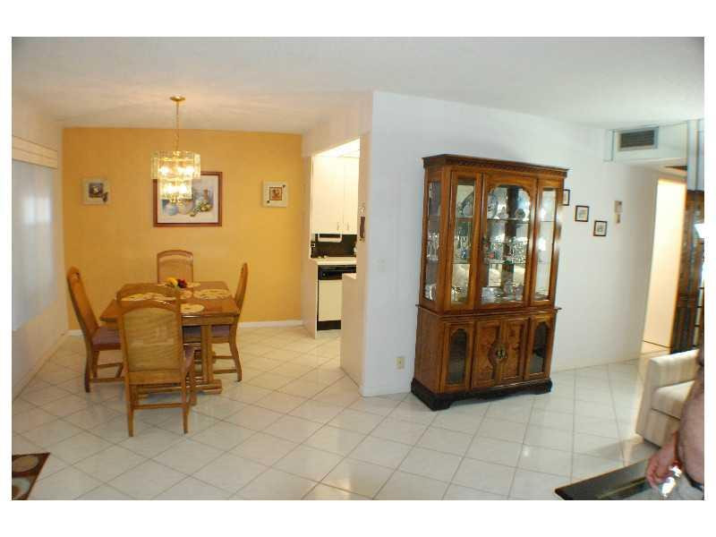 3014 Exeter, Unit 3014 Boca Raton, FL 33434 - Photo 6 of 32 Exterior Front