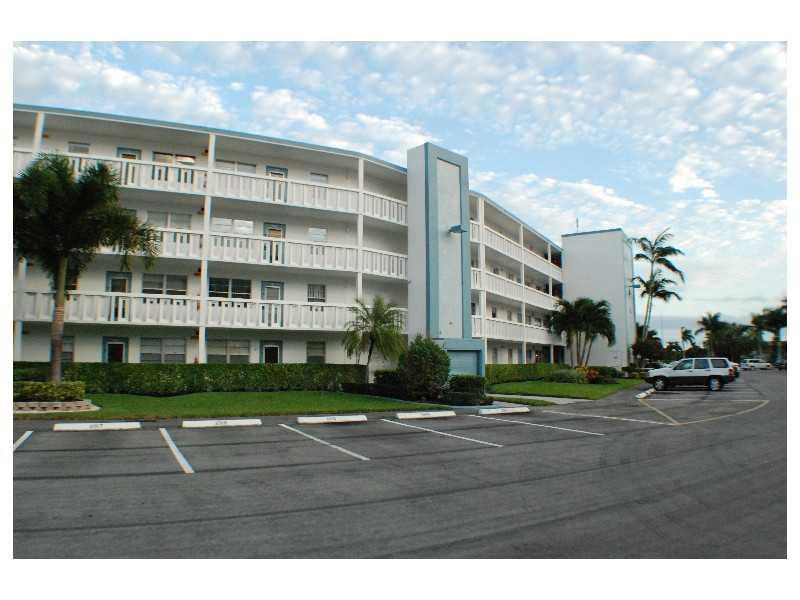 3014 Exeter, Unit 3014 Boca Raton, FL 33434 - Photo 10 of 32 Exterior Front
