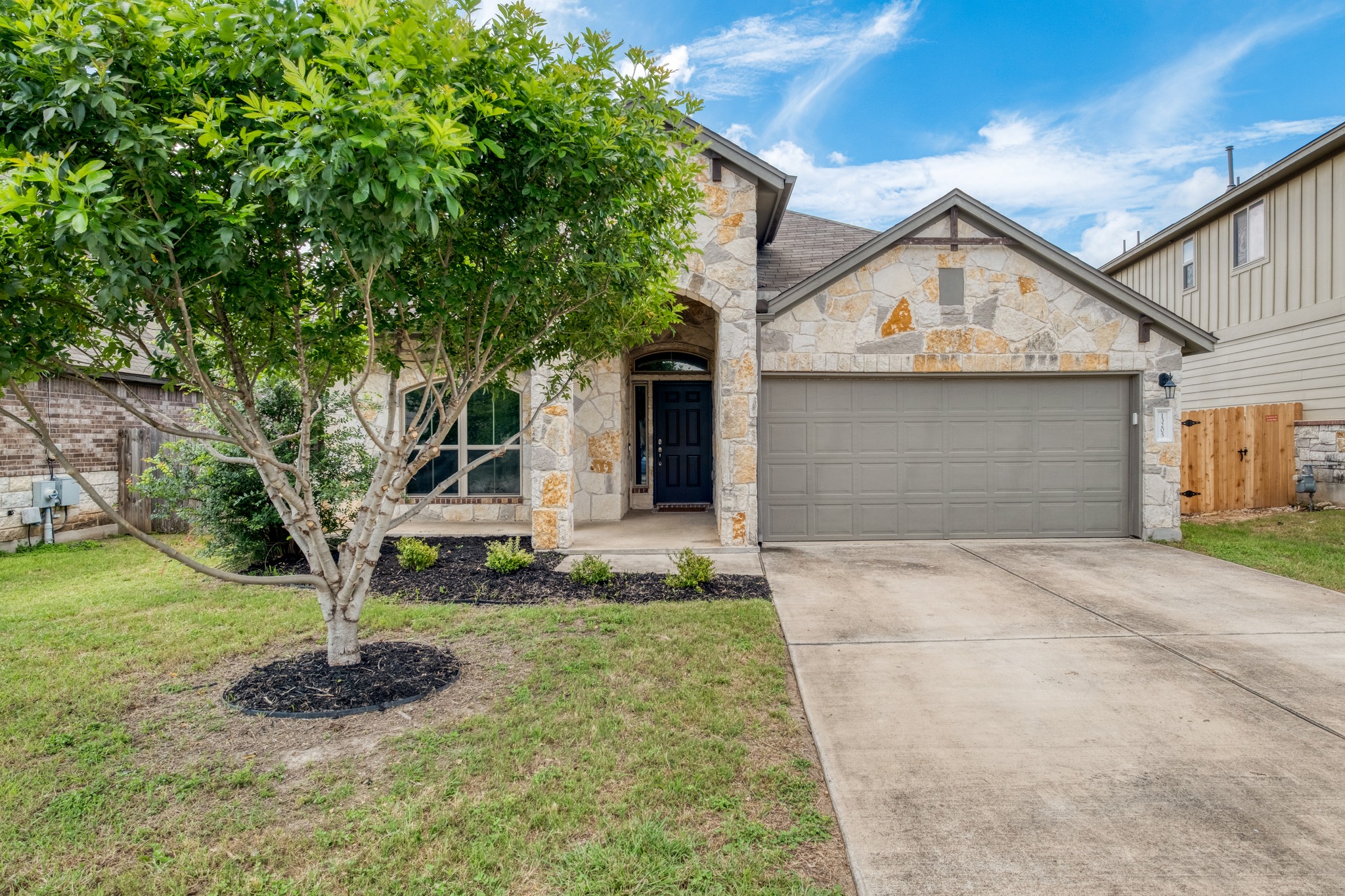13205 Olivers Way Manchaca, TX 78652 - Photo 2 of 25