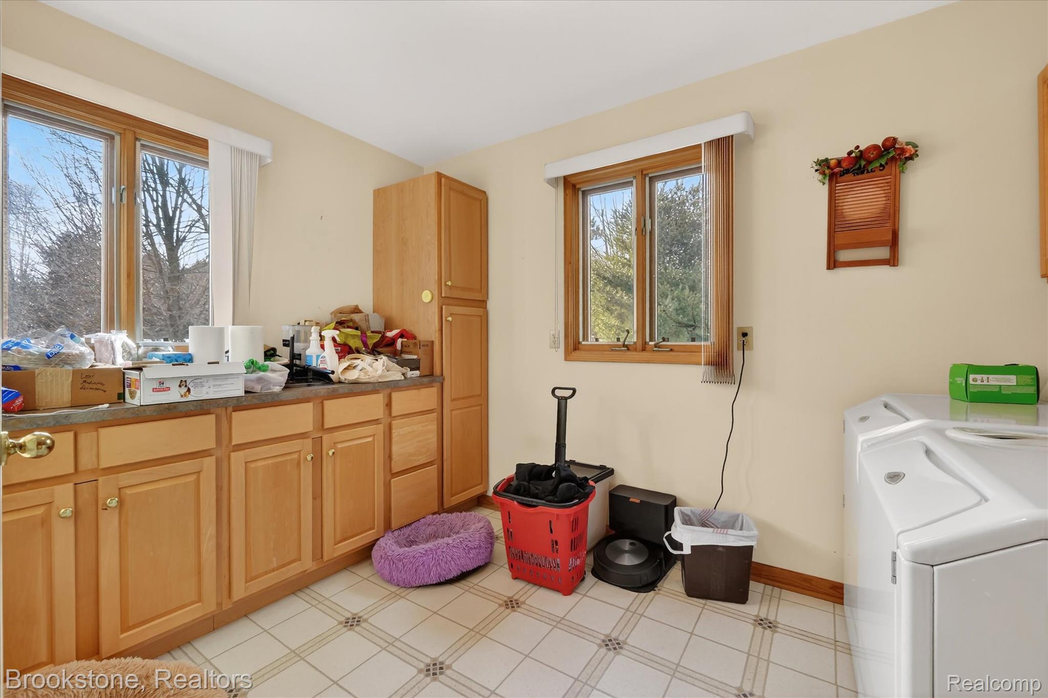 5163 Country Squire Road Dryden, MI 48428 - Photo 46 of 64 Laundry area with cabinet space, independent washer and dryer, and light floors