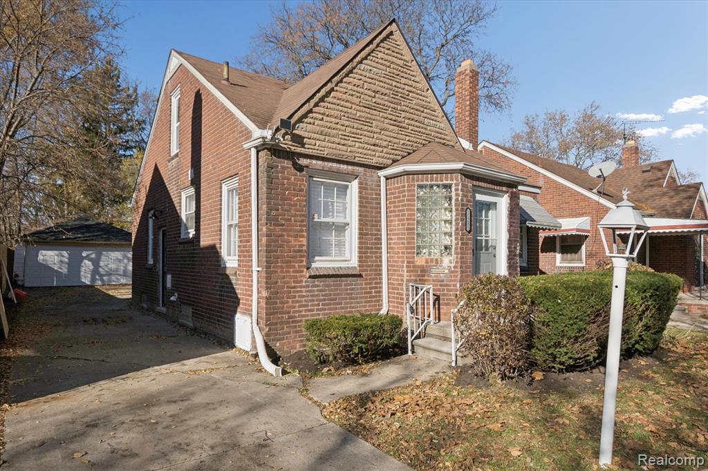 11285 Lakepointe Street Detroit, MI 48224 - Photo 2 of 32