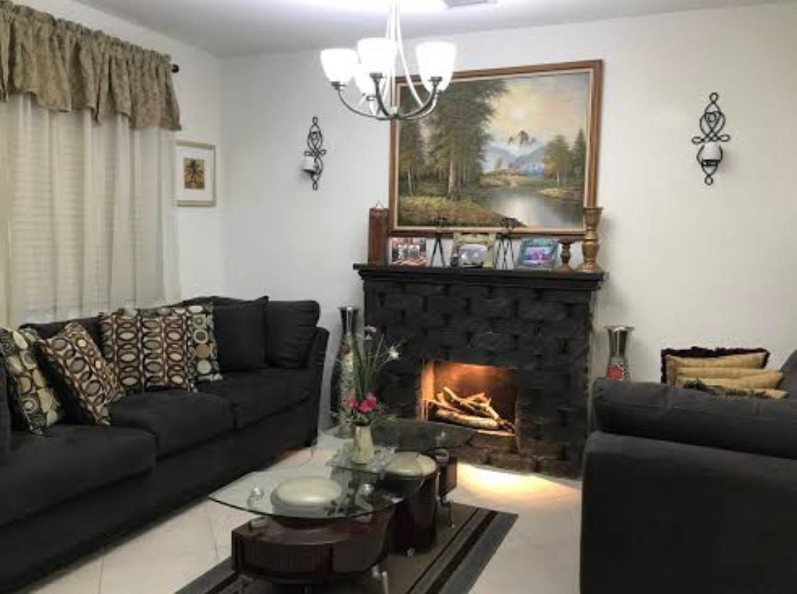 3726 Oleander Terrace Riviera Beach, FL 33404 - Photo 2 of 16 3726Oleander_LivingRoom