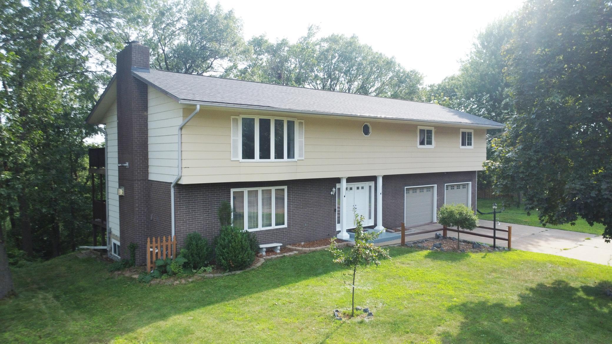 911 Radcliffe Avenue Altoona, WI 54720 - Photo 2 of 43