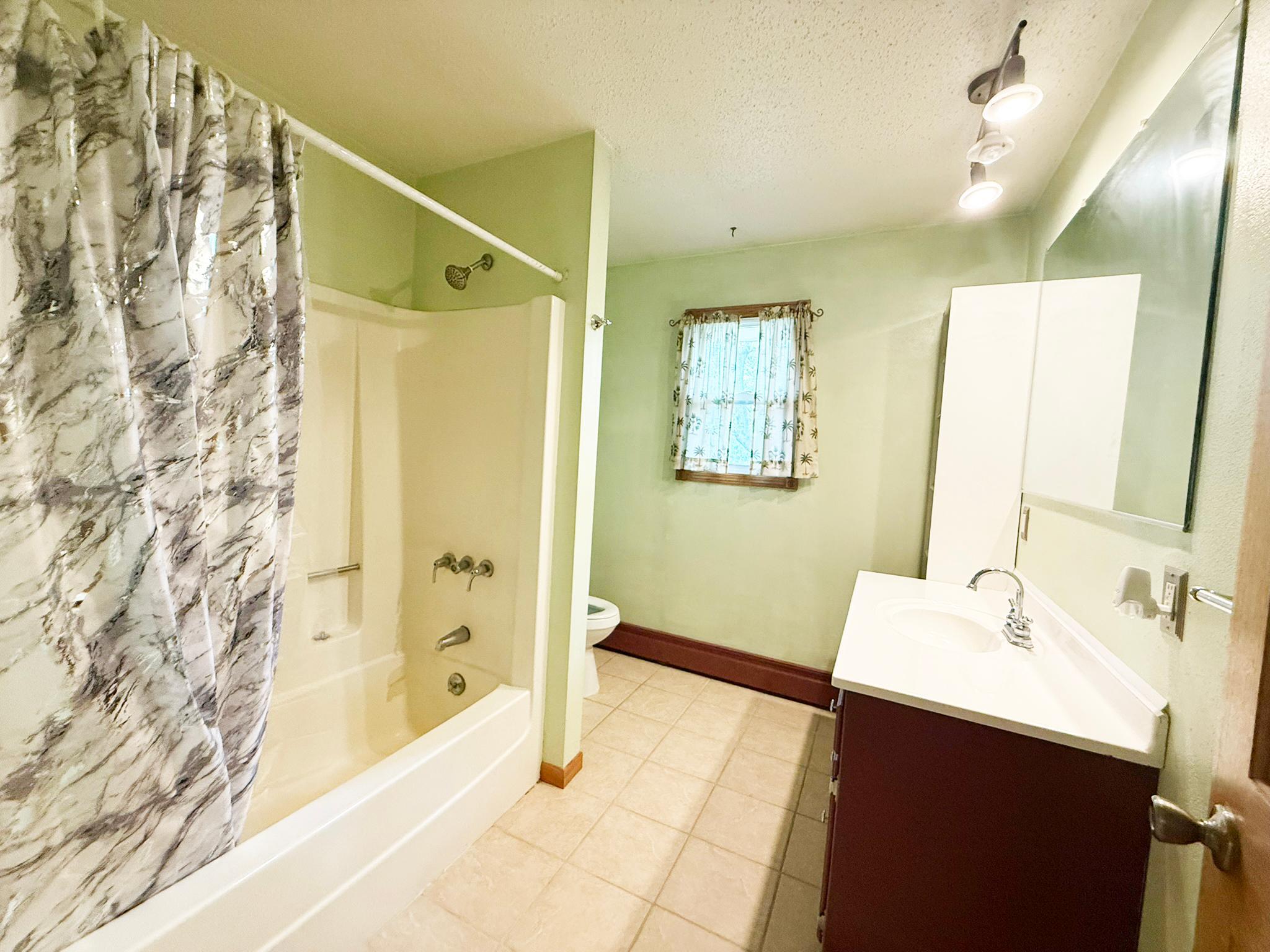 911 Radcliffe Avenue Altoona, WI 54720 - Photo 39 of 43