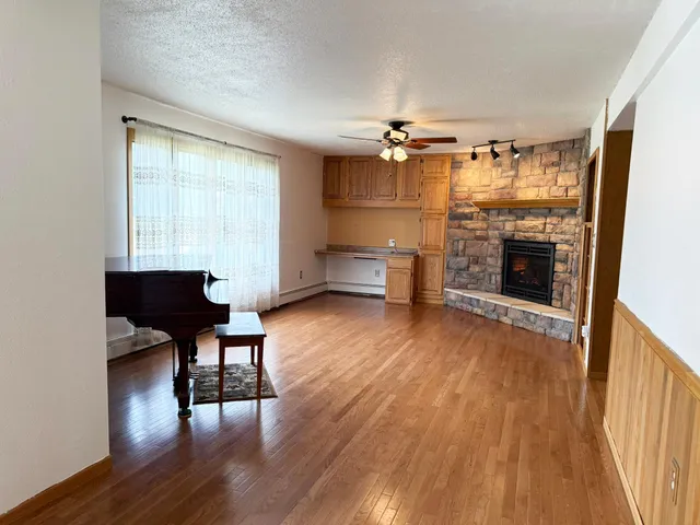 $354,900 | 911 Radcliffe Avenue, Altoona, WI 54720