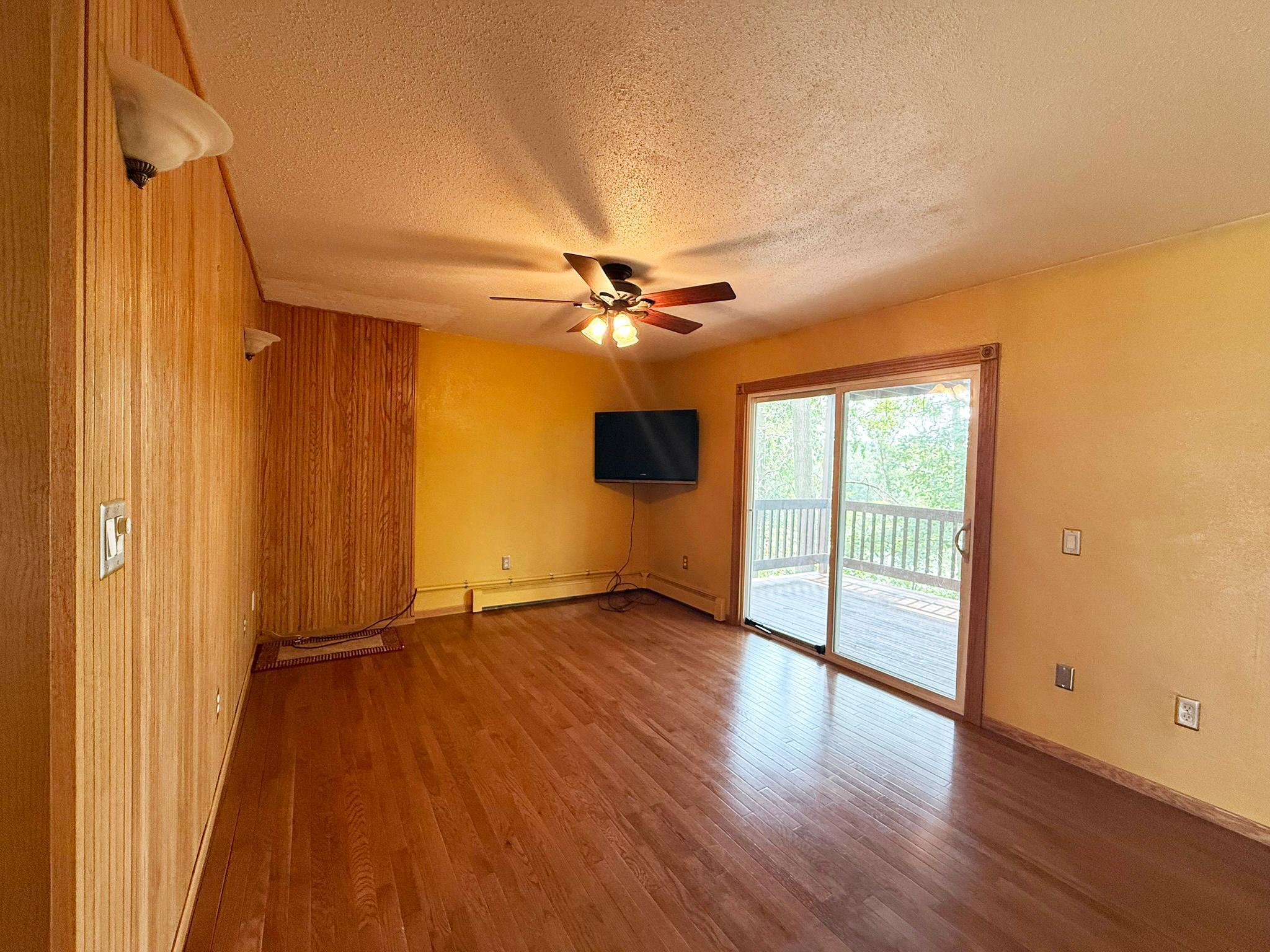 911 Radcliffe Avenue Altoona, WI 54720 - Photo 10 of 43