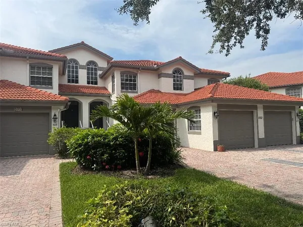 $3,995 | 562 Laguna Royale Boulevard, Unit 604, Naples, FL 34119