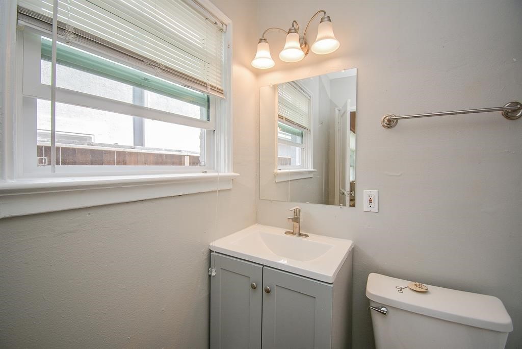 2718 Wroxton Road, Unit 3 Houston, TX 77005 - Photo 19 of 21