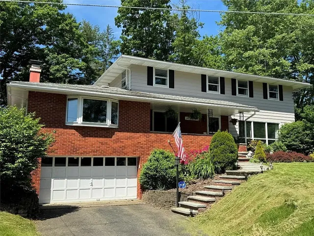 $32,400 | 7 Exeter Drive, Endicott, NY 13760