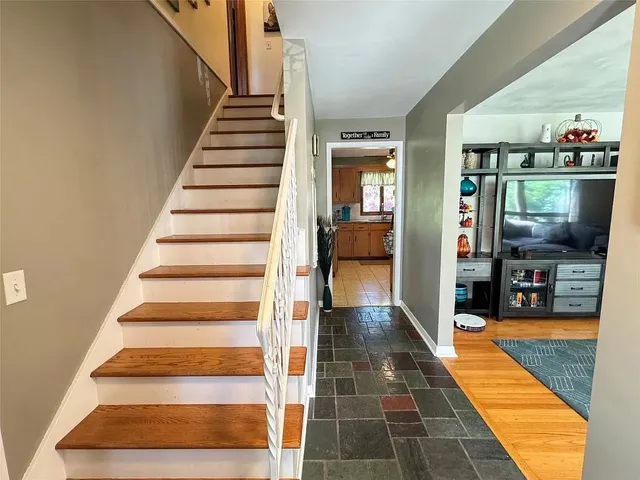 $32,400 | 7 Exeter Drive, Endicott, NY 13760