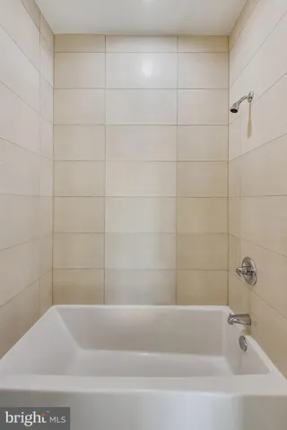 $1,828 | 740 19th Street Northeast, Unit 6, Washington, DC 20002