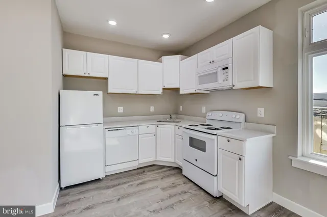 $1,828 | 740 19th Street Northeast, Unit 6, Washington, DC 20002