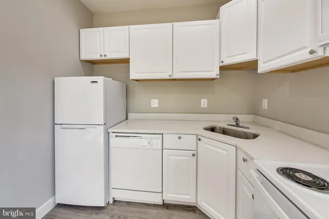 $1,828 | 740 19th Street Northeast, Unit 6, Washington, DC 20002