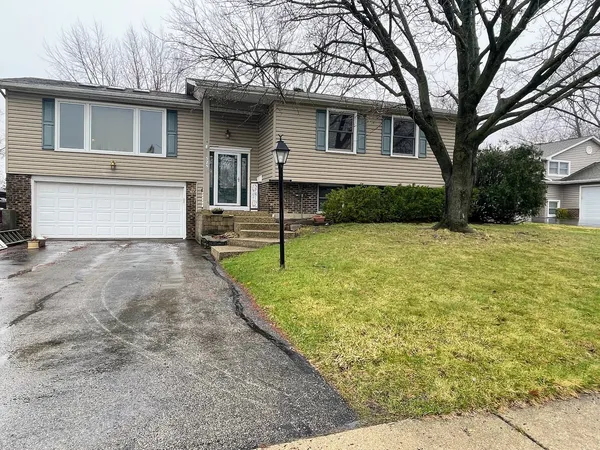 $485,000 | 525 Ramblewood Court, Lake Zurich, IL 60047