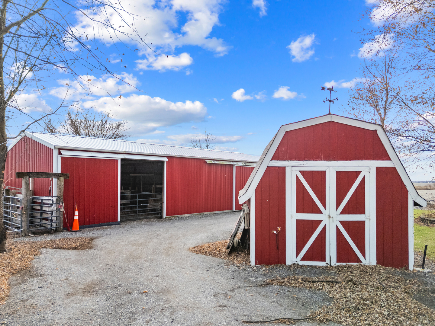 27440 Highway 52 Manhattan, IL 60442 - Photo 14 of 50 a view of a garage