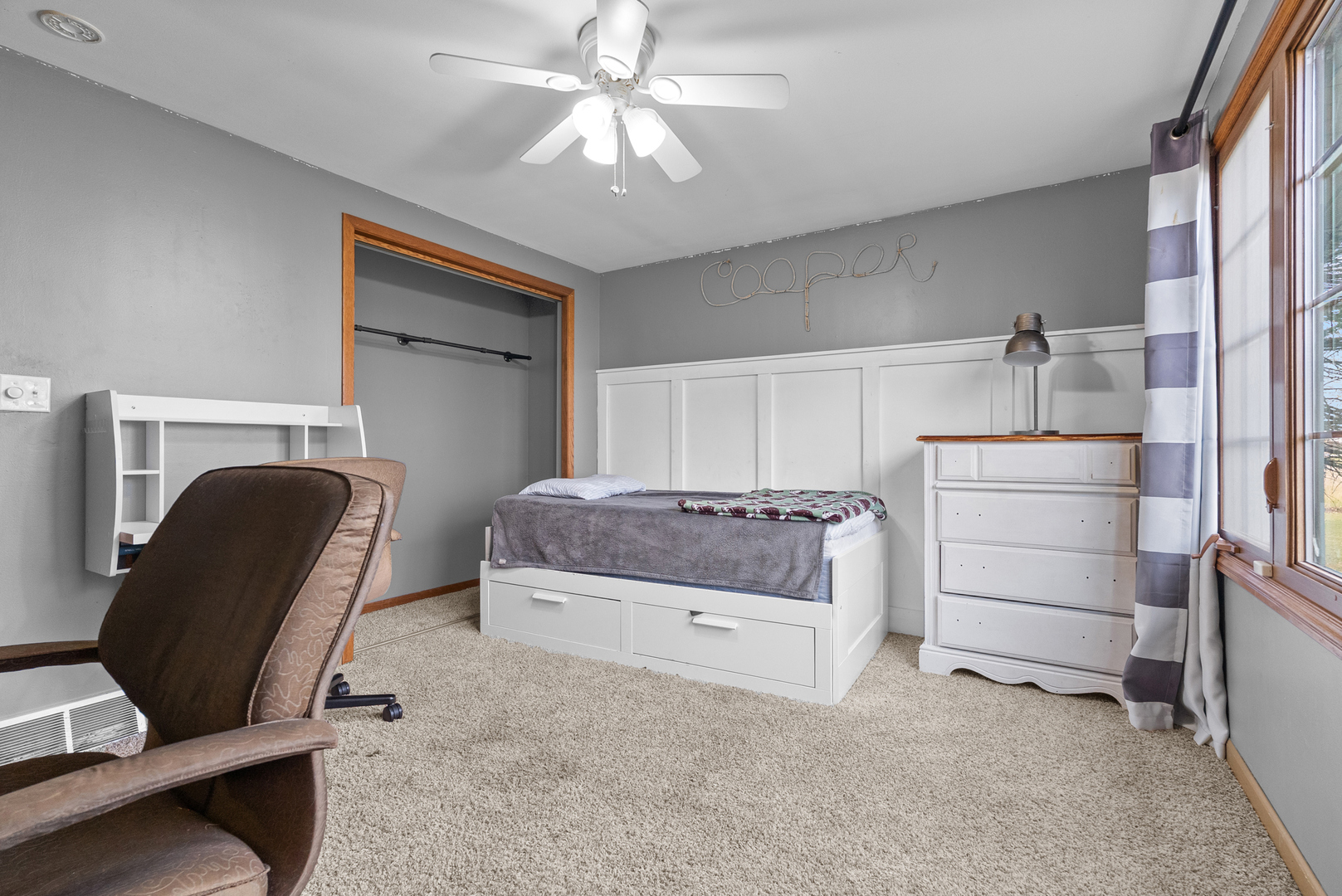 27440 Highway 52 Manhattan, IL 60442 - Photo 39 of 50 a bedroom with a chair and a dresser